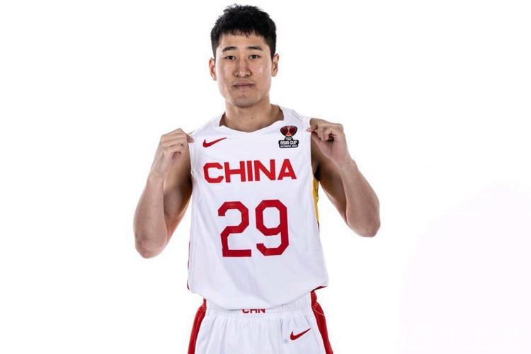 赵维伦姜伟泽领衔 中国男篮短训营16人名单揭晓