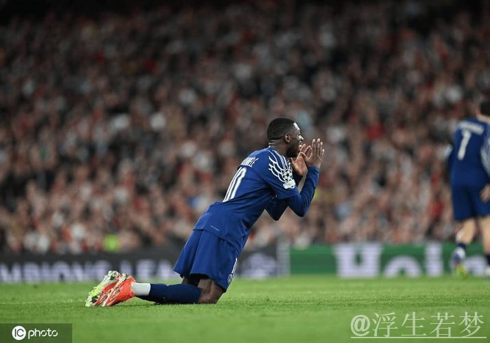 巴黎客场击败阿森纳,登贝莱贡献关键进球 巴黎客场击败阿森纳,登贝莱贡献关键进球