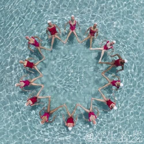 花样游泳观赛视角：水面观艺术，水下看技术